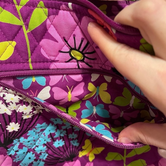 Vera Bradley Hipster Crossbody Bag. NWT. Flutterby
RARE RETIRED PATTERN - Picture 4 of 10